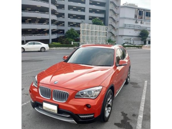 รถบ้าน เจ้าของขายเอง BMW X1 20d X Line รถสีส้ม Valencia Orange Metallic เบาะภายในสี Oyster เปิดตัวรุ่น LCI เครื่องยนต์ ดีเซล รุ่นใหม่ Twin Power Turbo 1,995cc 184HP  รถจดทะเบียนปี 2013 ไมล์ 14x,xxx   